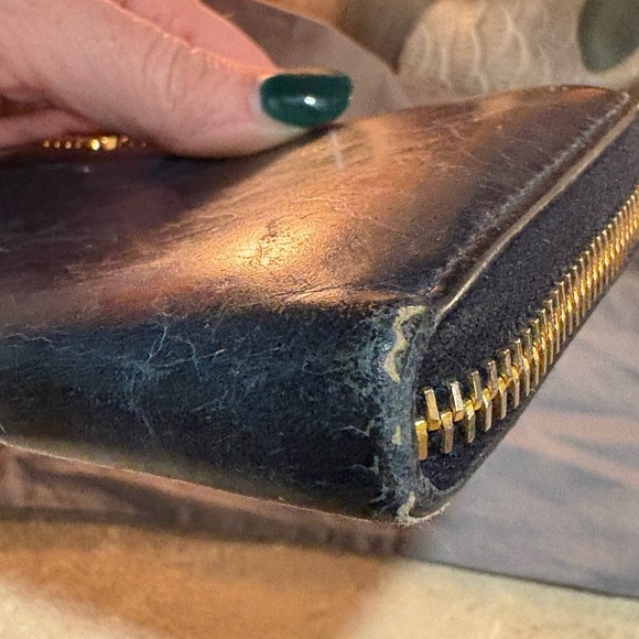 Miu miu wallet with dust bag. - Picture 8 of 14